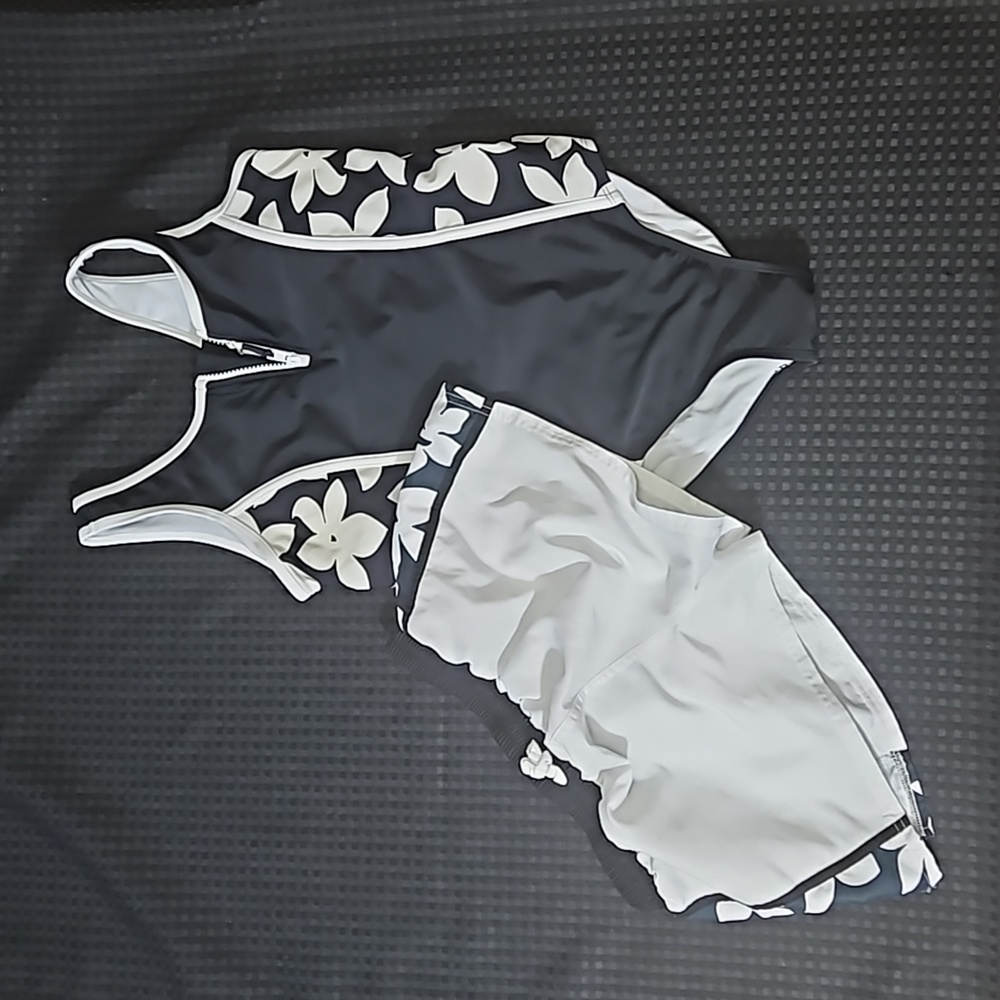 Raisins, girls, black and white floral , swimsuit set, size 16